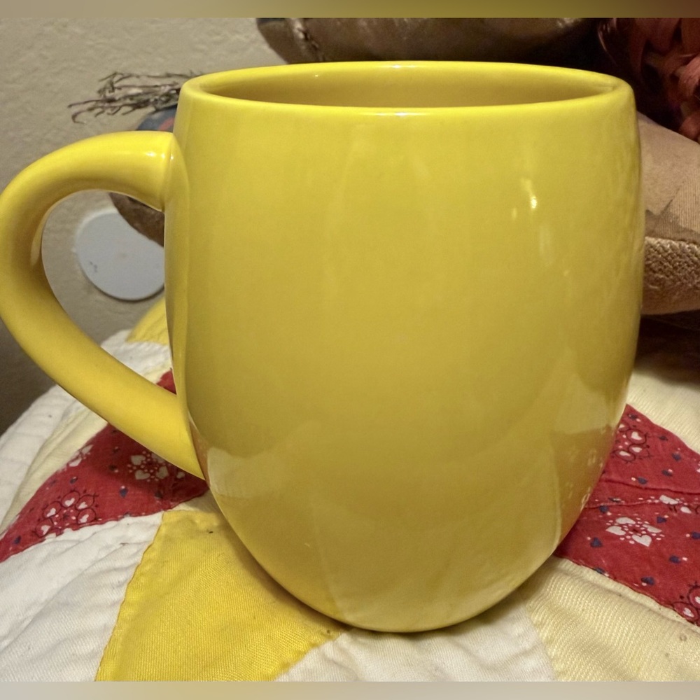 Buc-ee’s Mug in Bright Yellow with Buc-ee Beaver and Beaver Believer Inside - Picture 2 of 4